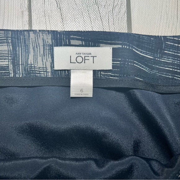 Ann Taylor Loft Work Skirt Size 6 - Picture 2 of 3